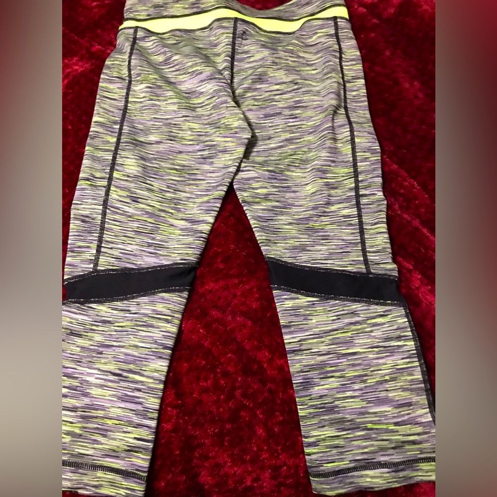 Workout pants. 3/4 length.